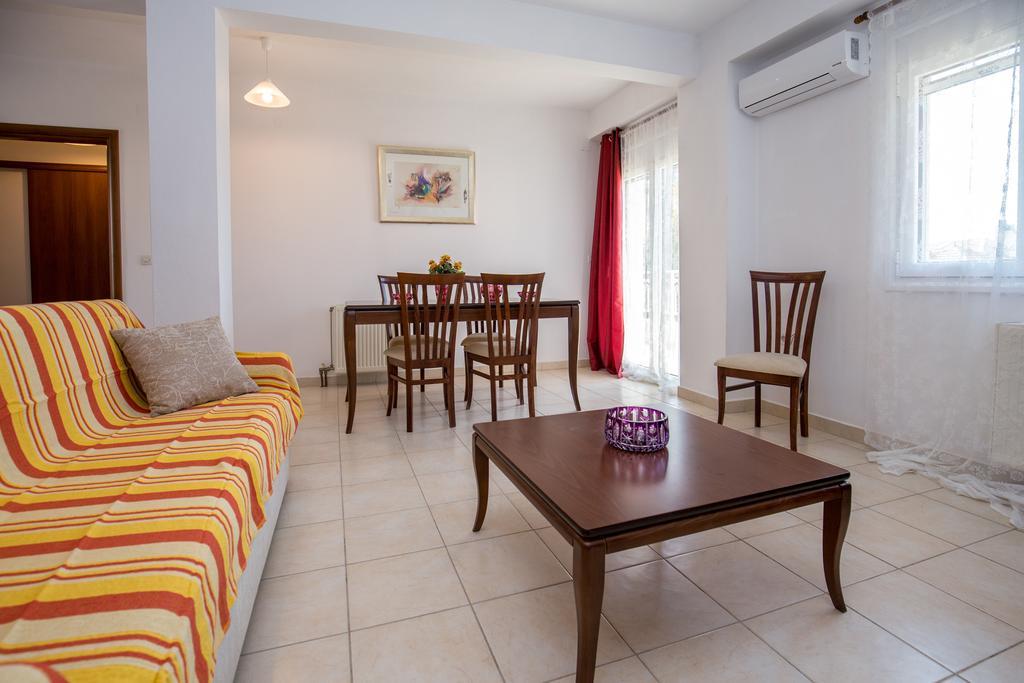 Grande Apartments يميناريا المظهر الخارجي الصورة