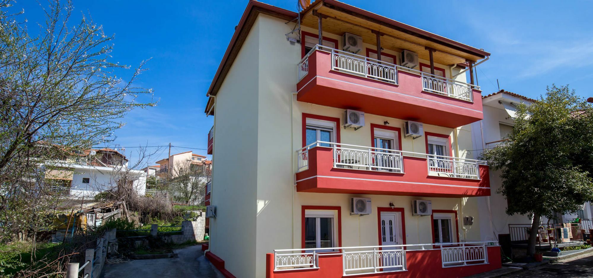 Grande Apartments يميناريا المظهر الخارجي الصورة